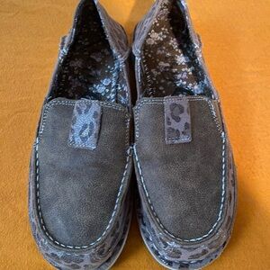 Gypsy Warrior Gray Suede Flats with Plush Lining